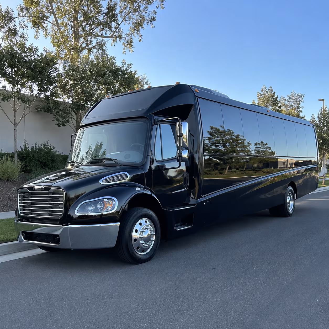 lawrence 28 passenger minibus